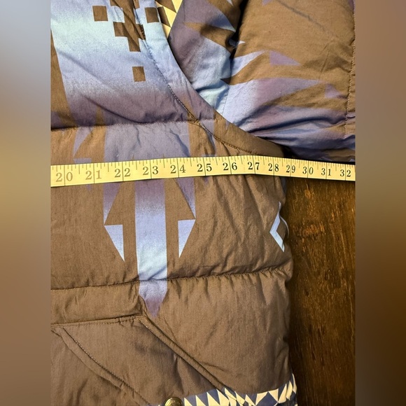 Men’s Polo Ralph Lauren Patterned Puffer Jacket Vest - Picture 3 of 3